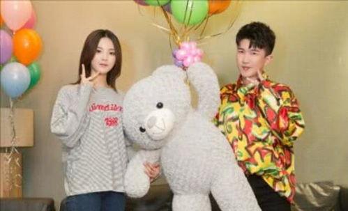 娱乐718快乐你我他吃瓜,快乐你我他,一起吃瓜解闷